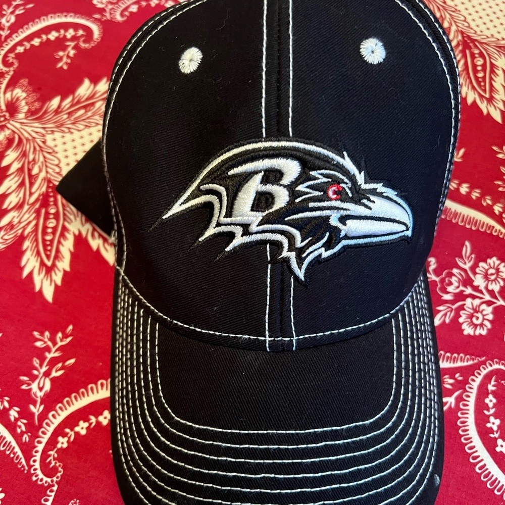 Ravens baseball hat 
Unisex fit- one size fits all
Excellent condition